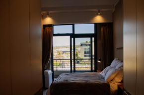 Luxurious 1 Bed in Menlyn Maine